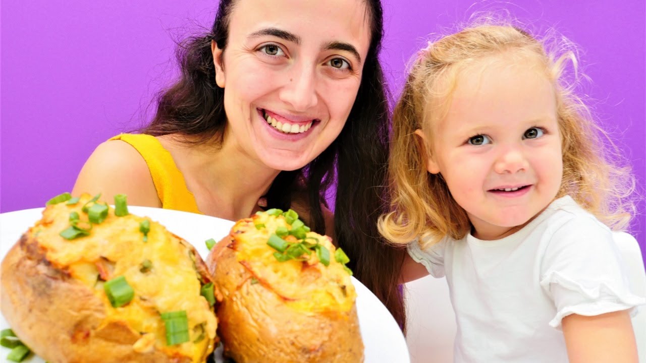 Kız oyunları. Mini Mutfak şov. Yumurtalı kumpir yapalım. Çocuklar için yemek oyunu.