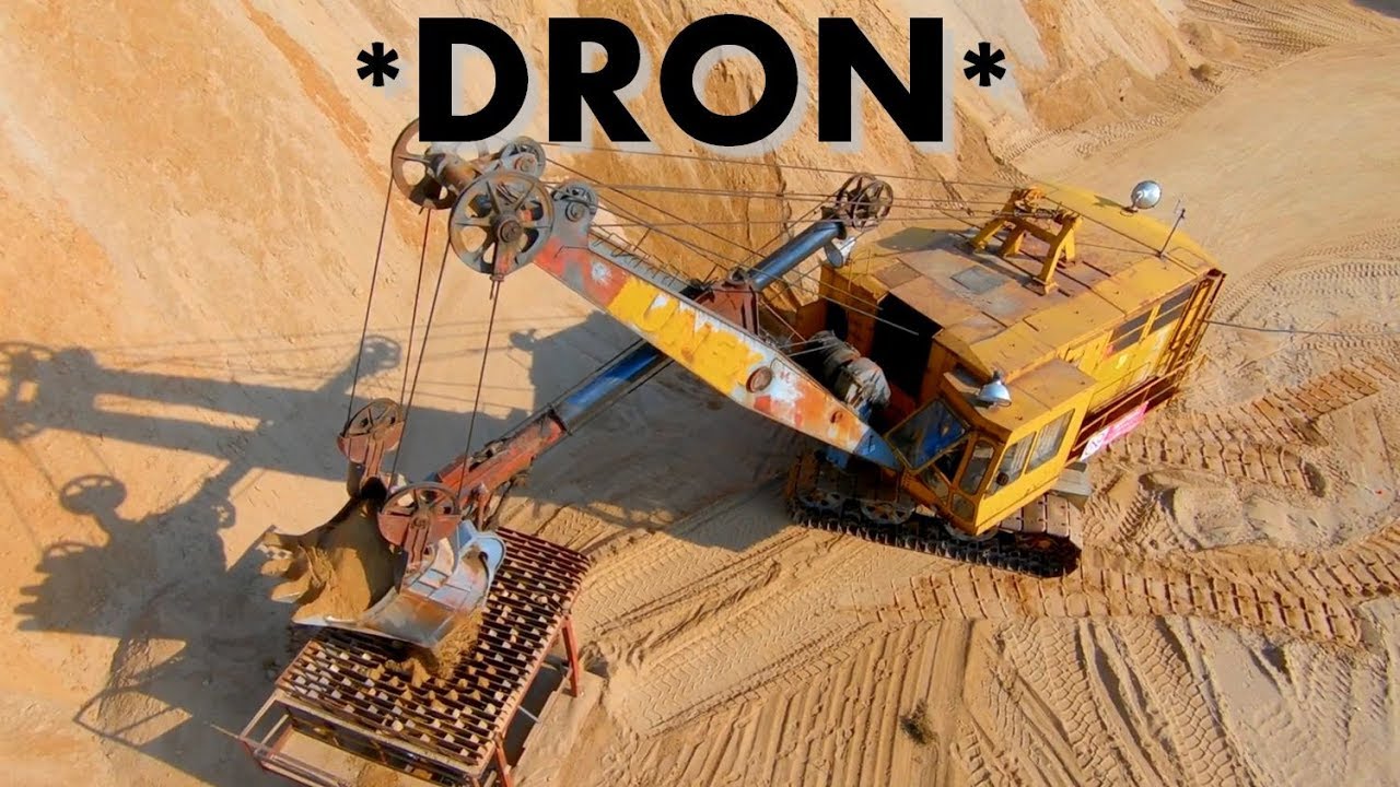 *Holbra DRON* Old excavator in sandpit