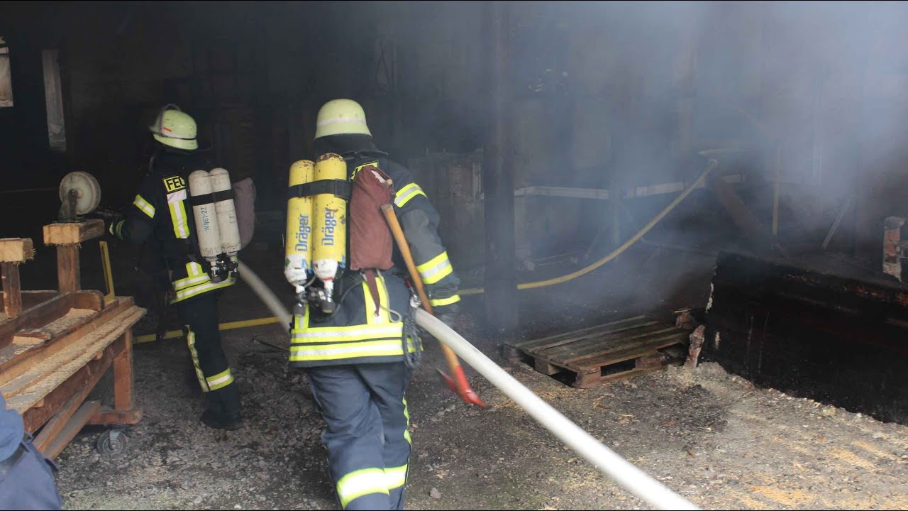 Brand mit Menschenrettung  - Schorndorf [ GoPro Innenangriff ] Feuerwehr Schorndorf