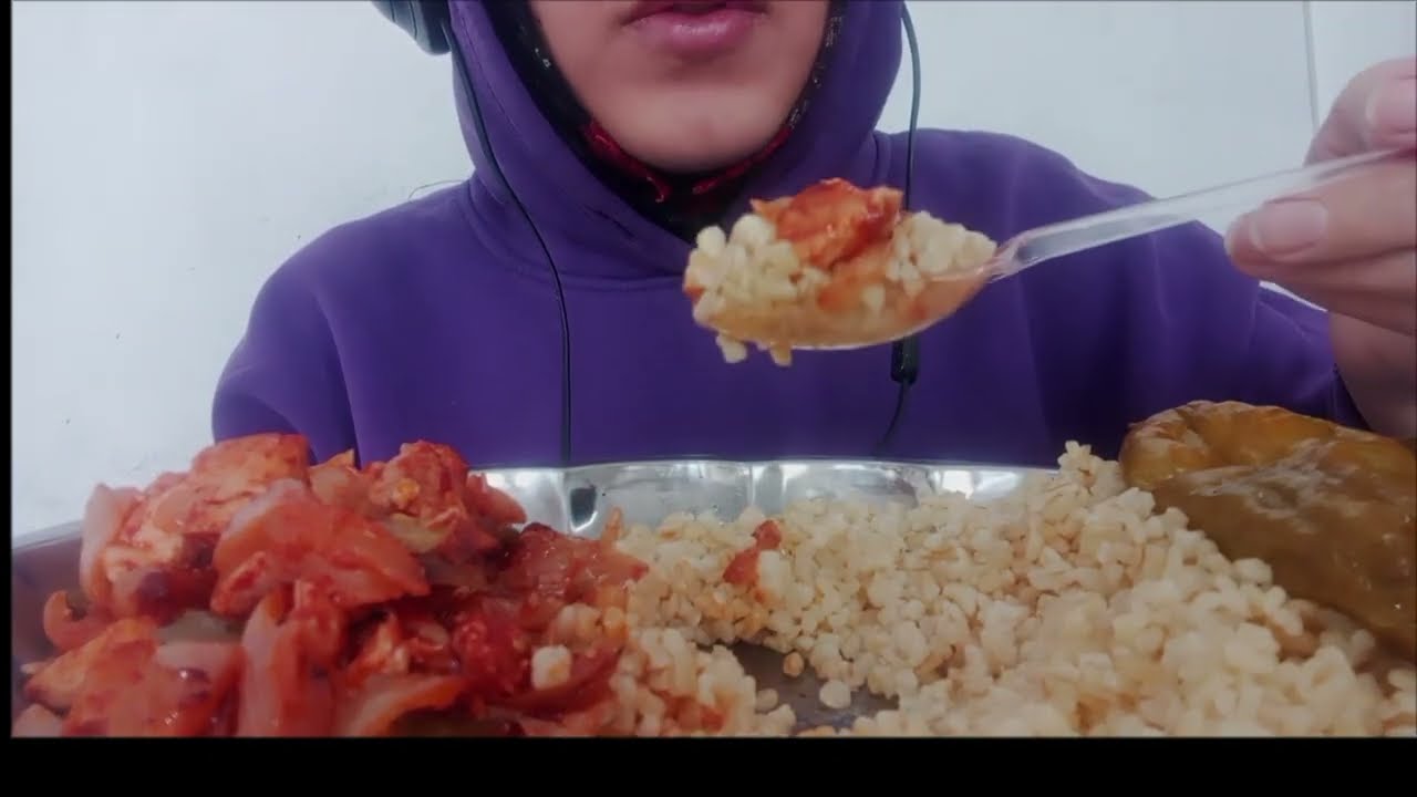 Tavuk yemeği - bulgur pilavı - acı biber turşusu 