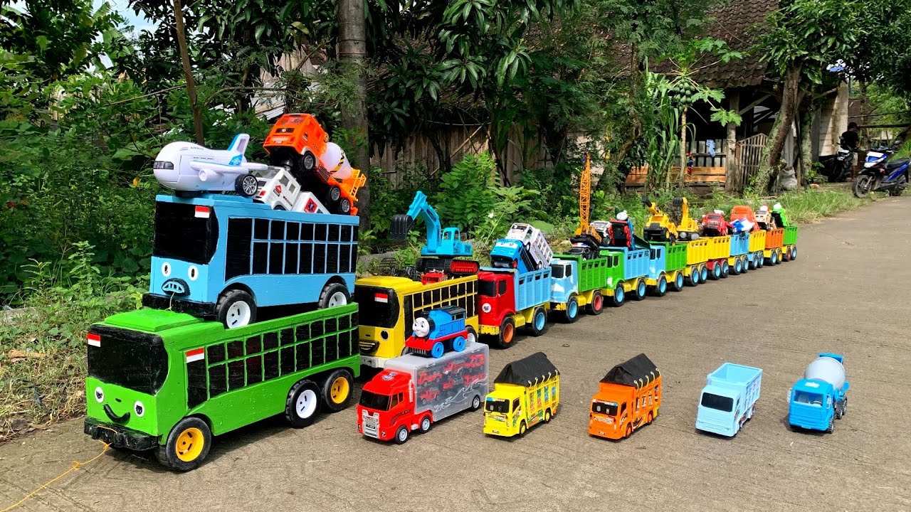 WADIDAW !! Mobil Truk Tronton Panjang Bongkar Mainan Mobil Mobilan Truk Molen, Truk Mixer, Excavator