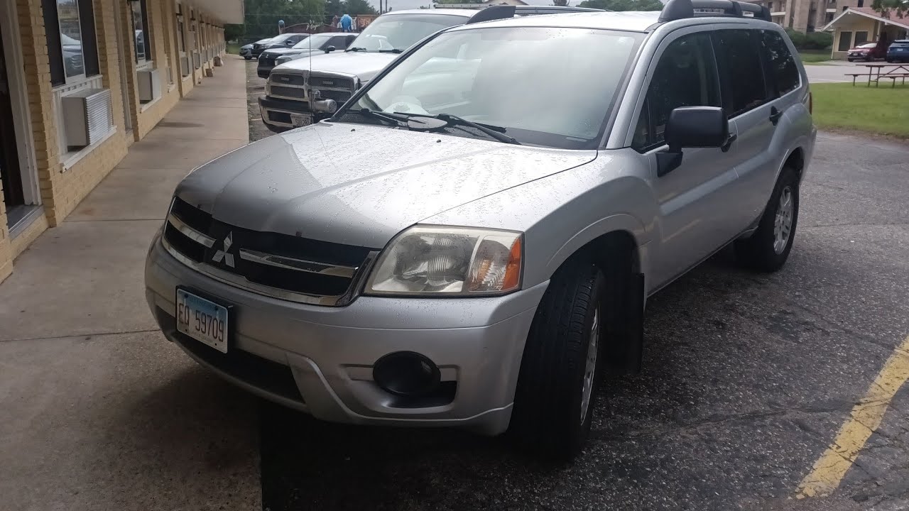 Замена генератора: Mitsubishi Endeavor 2008 г., часть 1 (снятие)