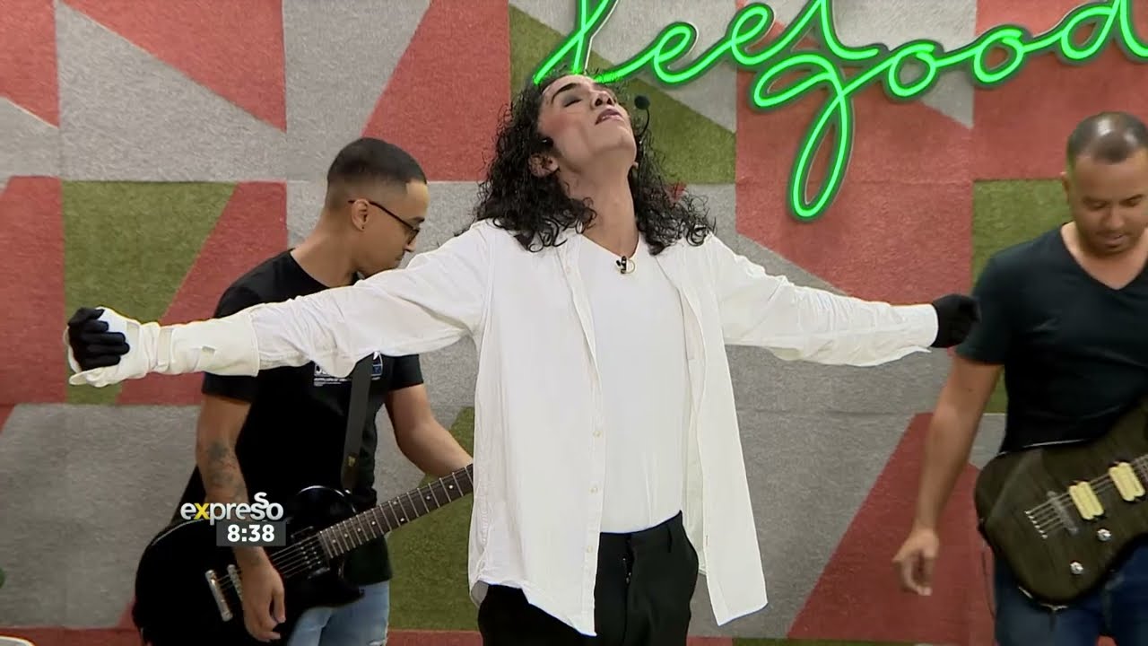 King of Pop performs 'Black or White' by Michael Jackson