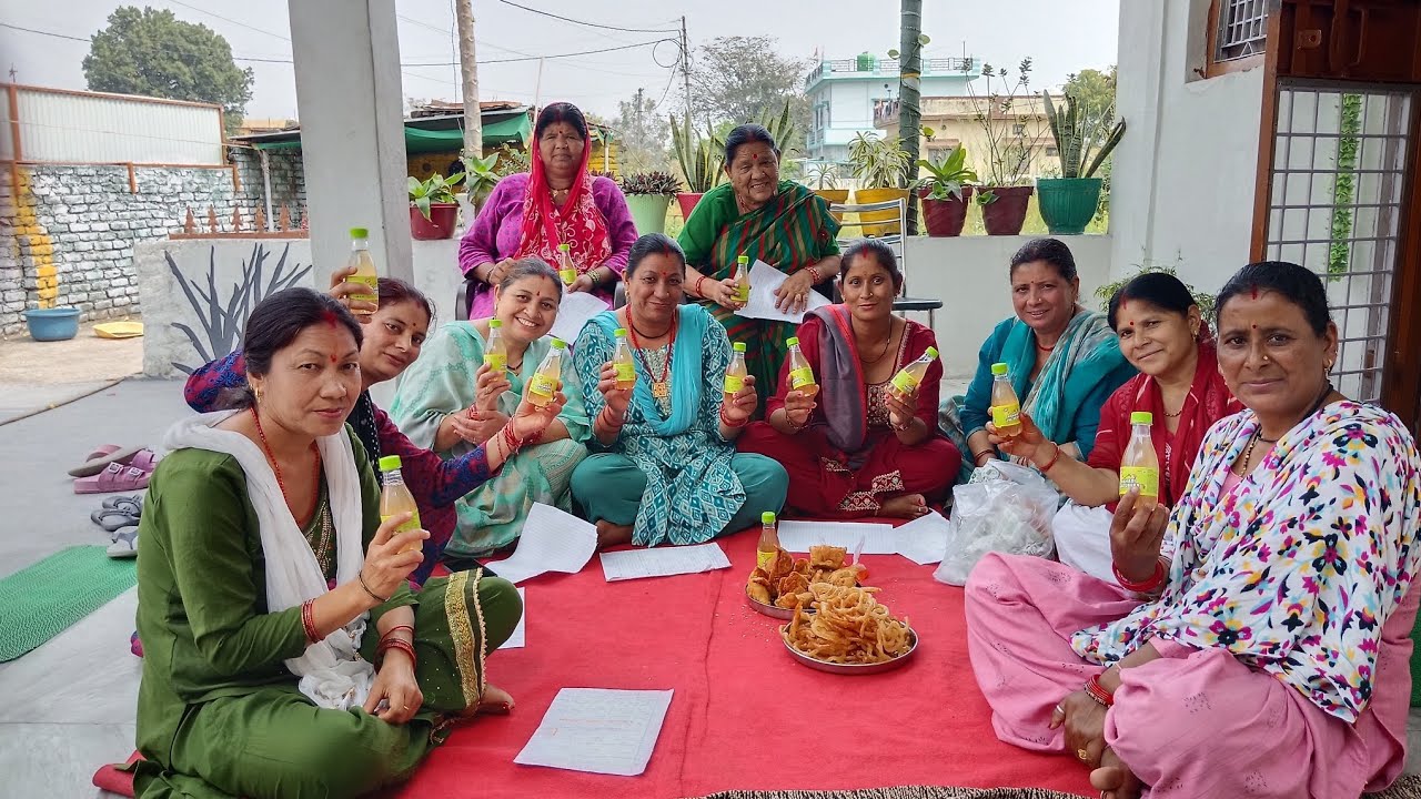 हमारी तरफ से महिला दिवस कीहार्दिक शुभकामनाएं मित्रों 🙏🙏🌺