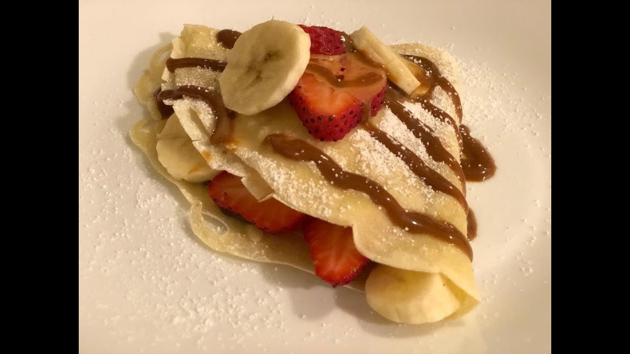 Crepes with Nutella, Bananna & Strawberries | Crepas con Nutella Fresas y Platano