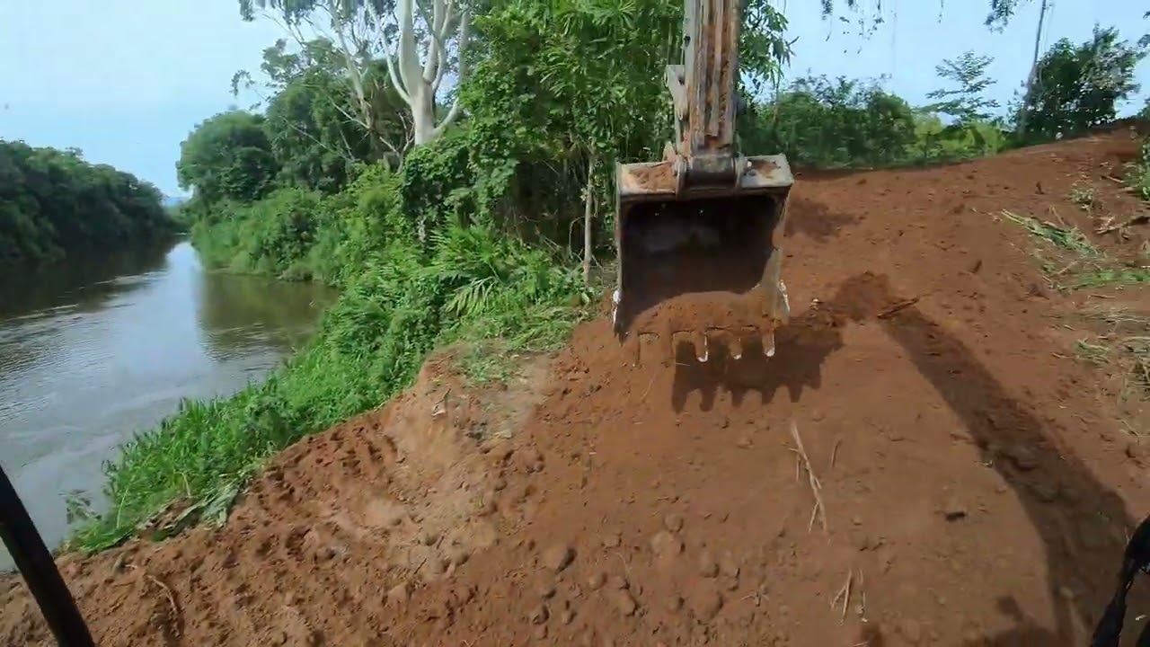 continuando limpeza de rio