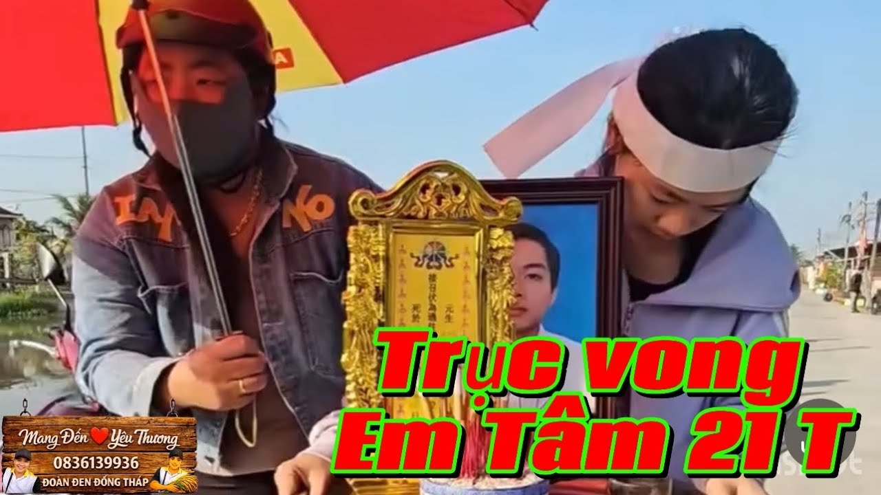 Trục vong Em Tâm 21T , vợ ôm di ảnh chồng về trong nước mắt