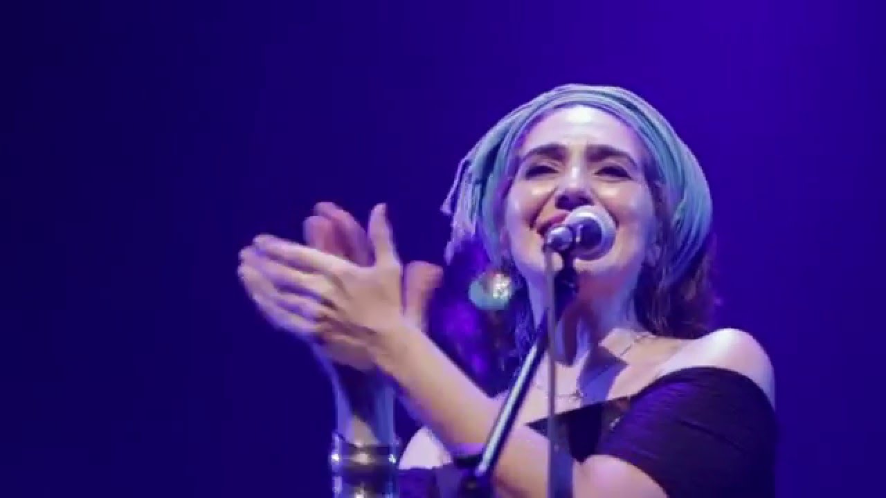 Renata Rosa canta 