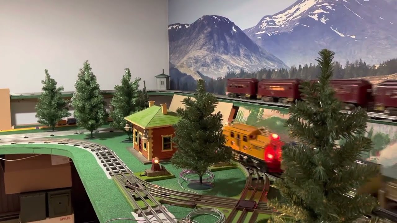 Tour of a classic Tin Plate Standard gauge layout
