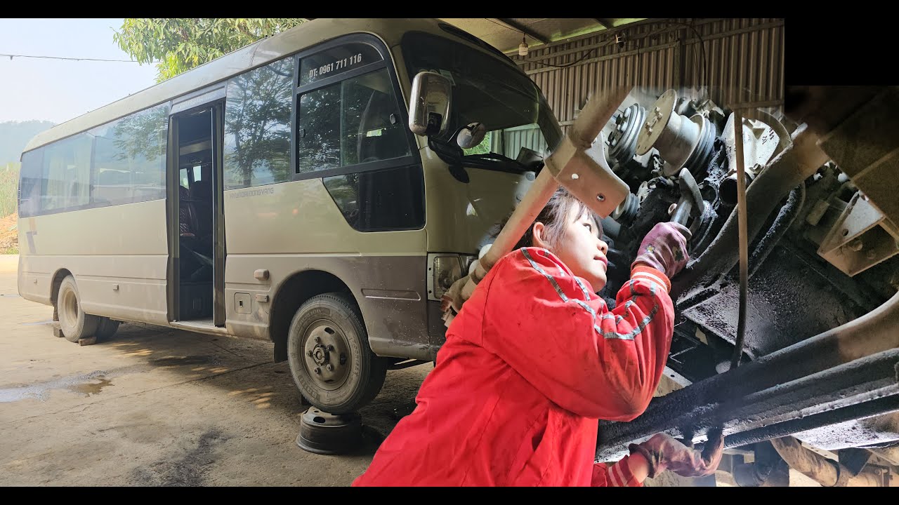 Replacing the front crankshaft seal on a bus with an oil leak in just 30 minutes  Huong the mechanic