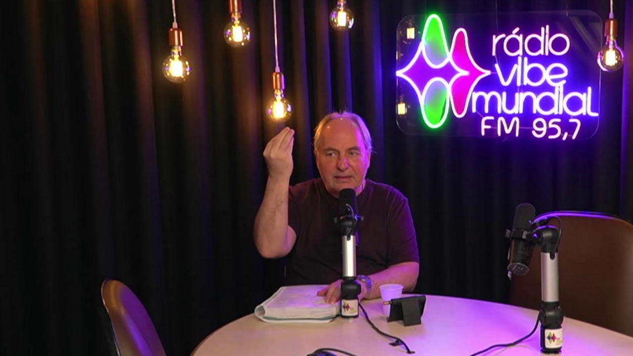 O DIVÃ DE ANDRÉ KEPPE - DESPERTOS E DISTRAÍDOS!