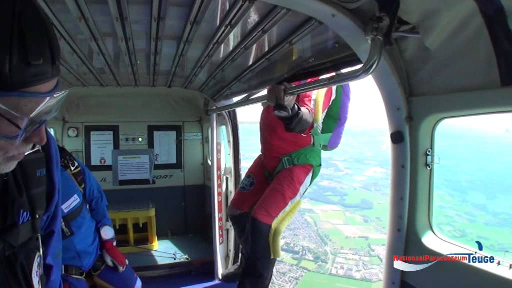 Joelle parachute springen Teuge.