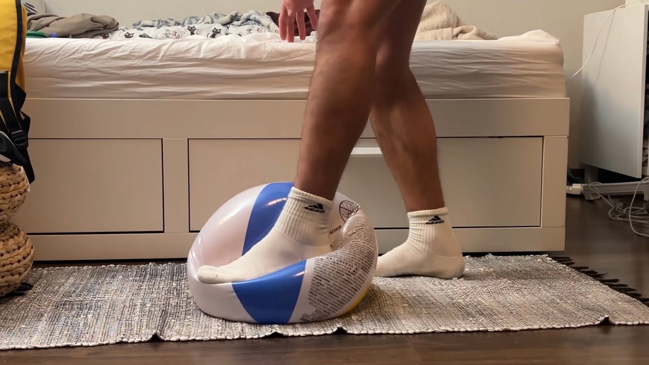 Beachball pop - stomp & sitting