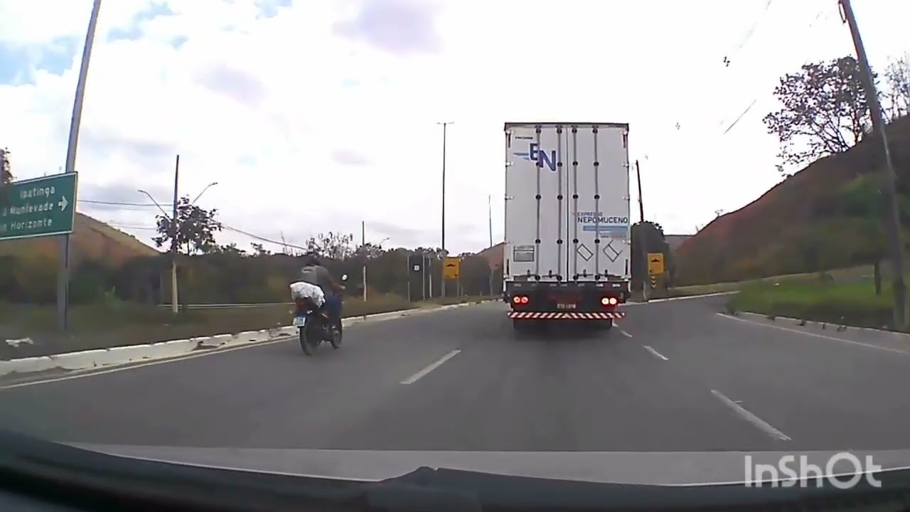 Saida para a BR-116, sentido Teófilo Otoni-MG.