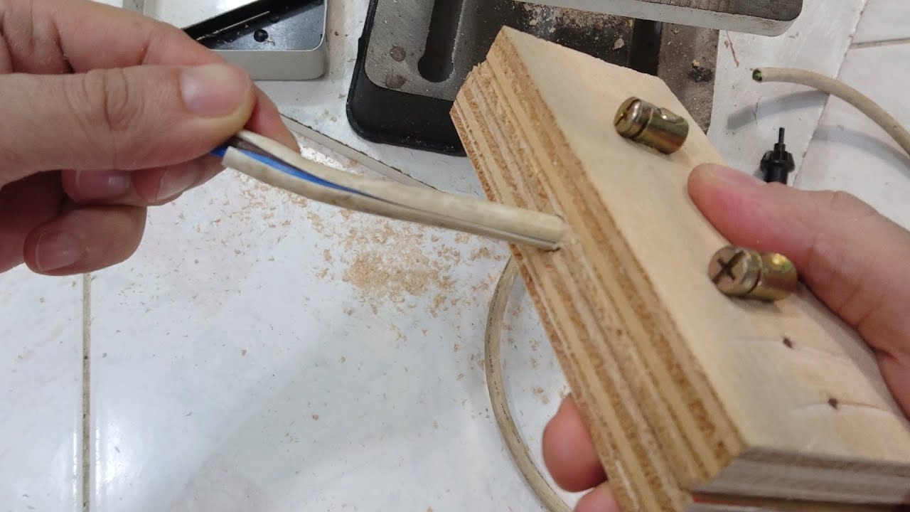 如何自製一個簡單的電線剝皮器