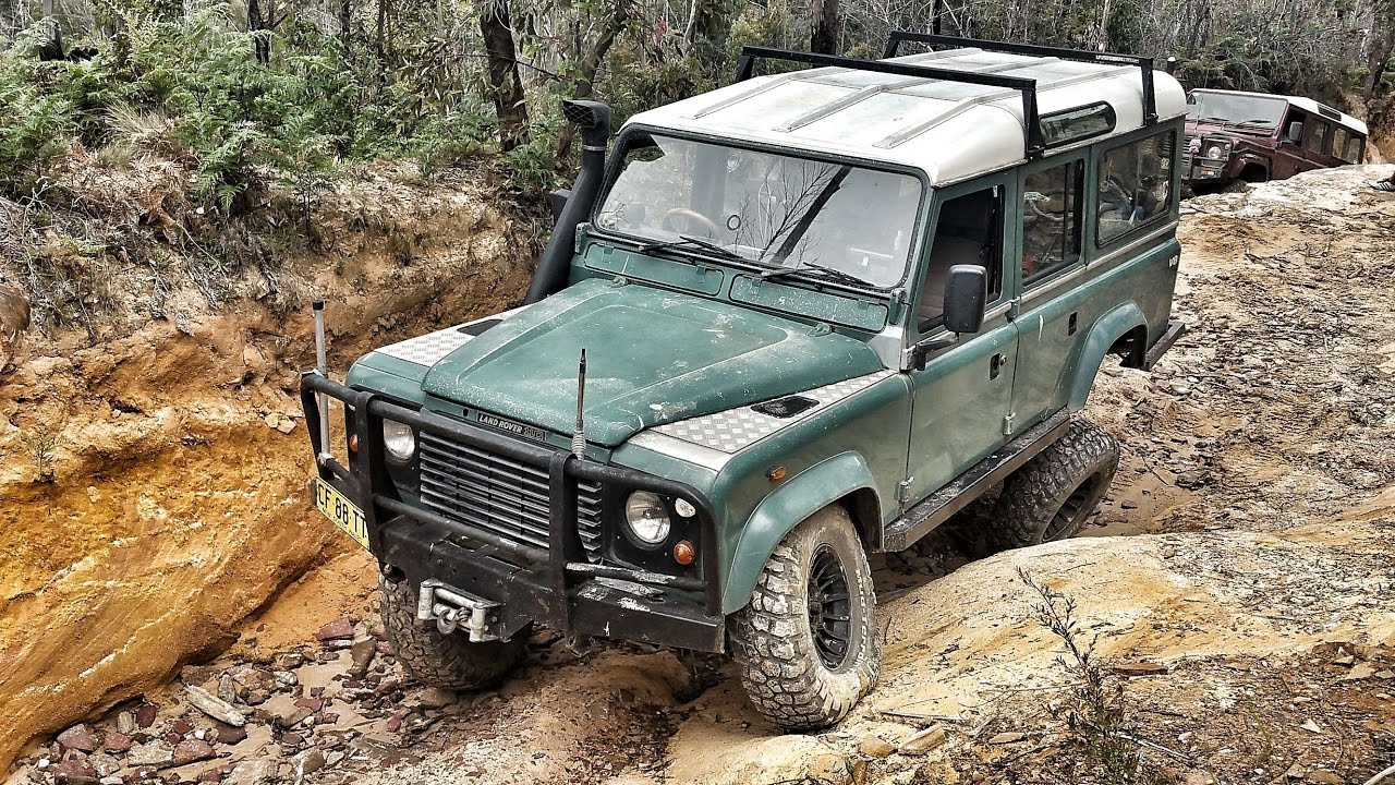 Land Rovers Off Road vs Pipeline @ Lithgow