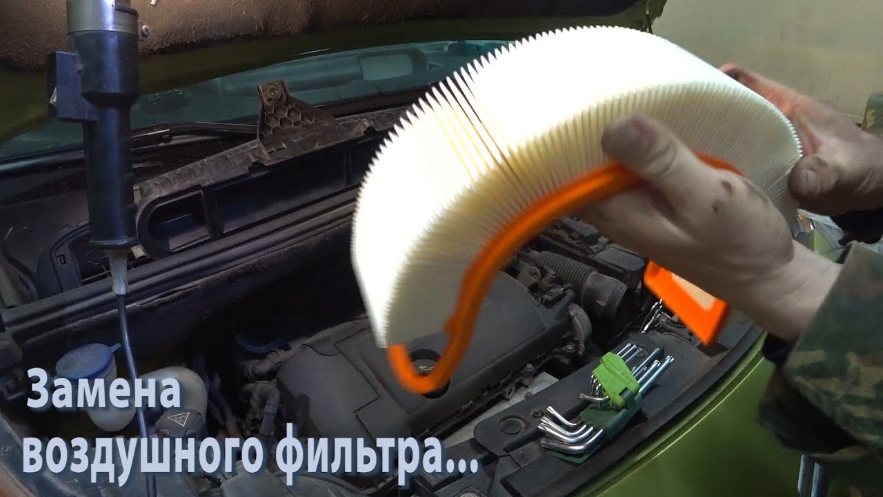 Замена воздушного фильтра на Citroen c3 Picasso.