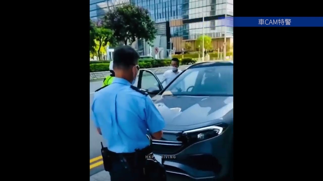 直擊 - 數名地產從業員疑因違例泊車，與兩名鐵馬爭執