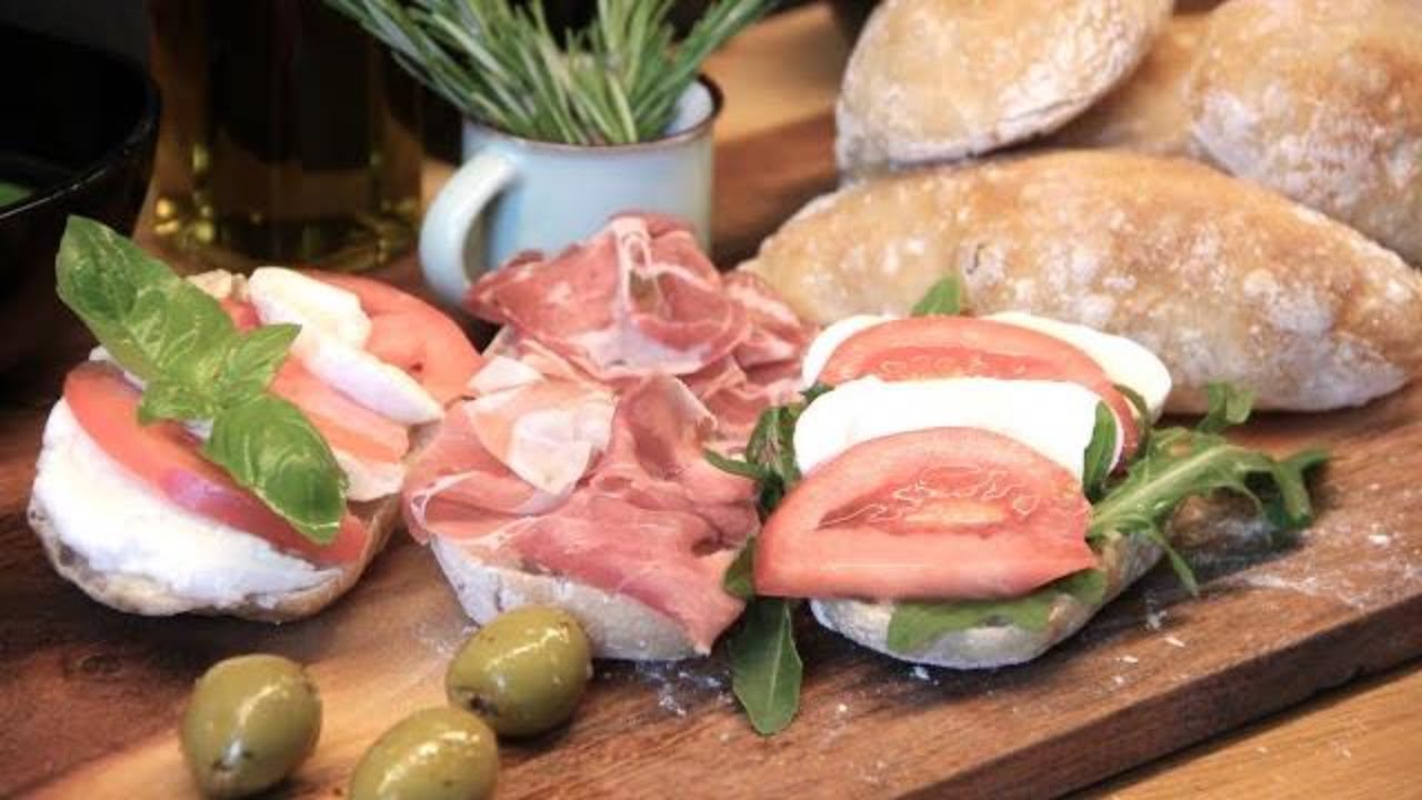 Роллы с чиабаттой - Булочки с чиабаттой - Домашний рецепт