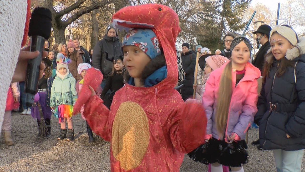 Most az egyszer ne légy Önmagad! - farsang Arácson