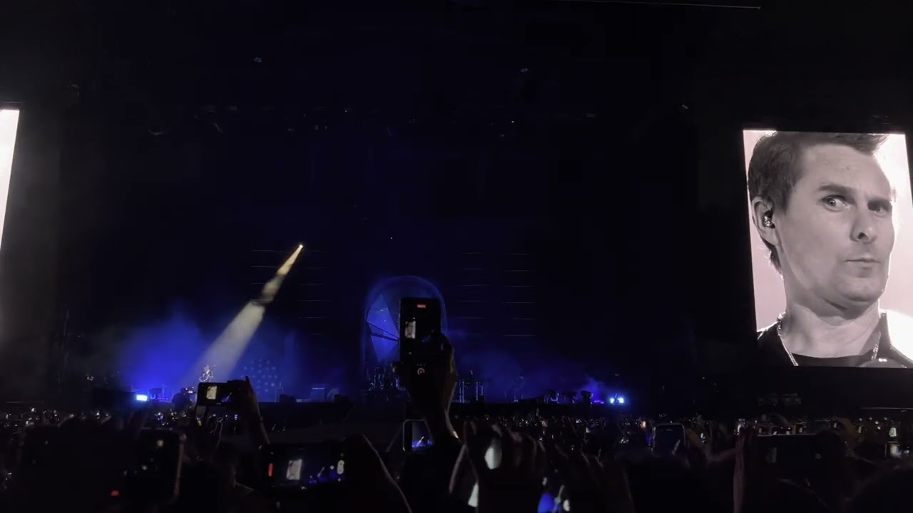 Matt Bellamy antes de Plug In Baby - Muse CDMX (22 de enero 2023)