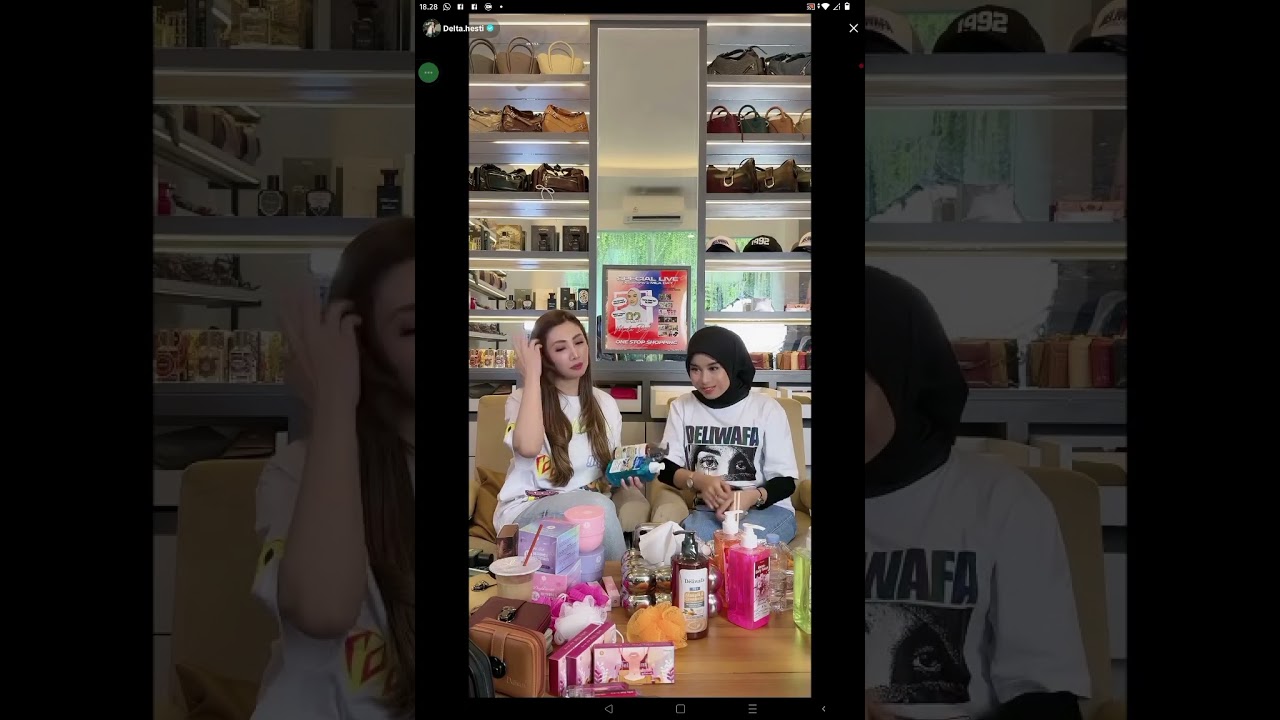 Milaaaa gemes banget sama mami hestiii.....