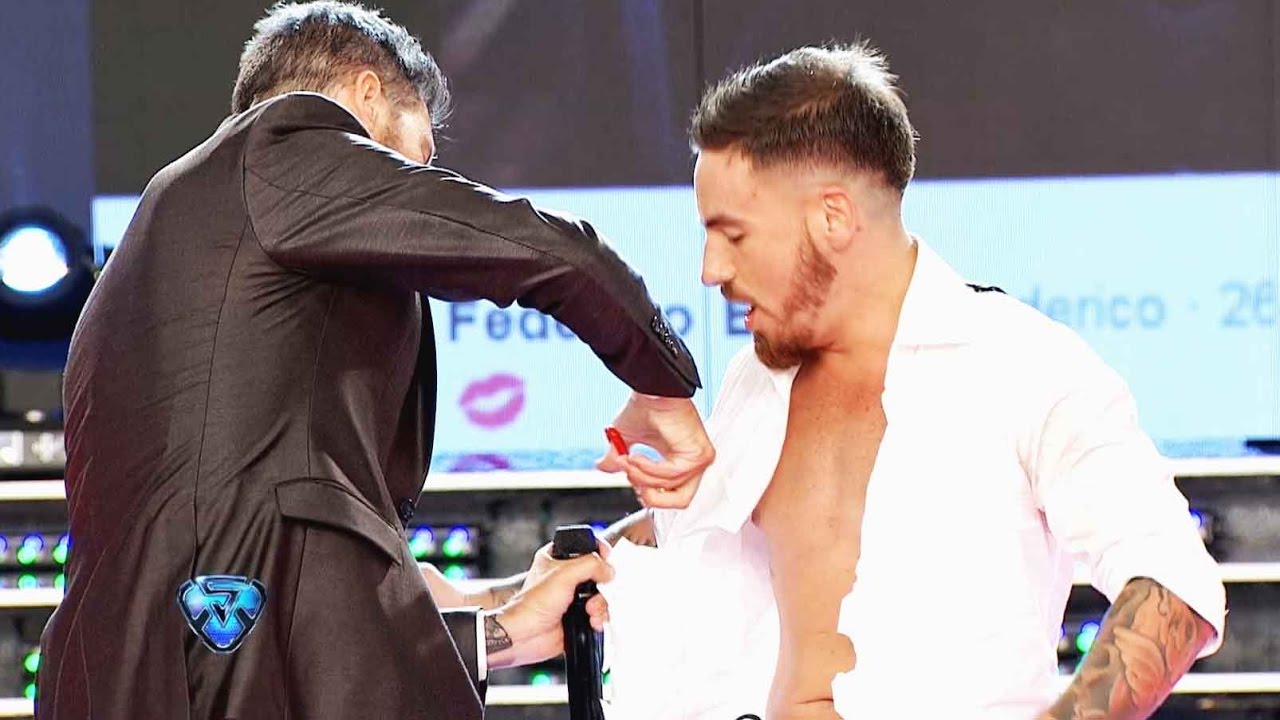 Marcelo le cortó la camisa a Fede Bal para ver el famoso tattoo