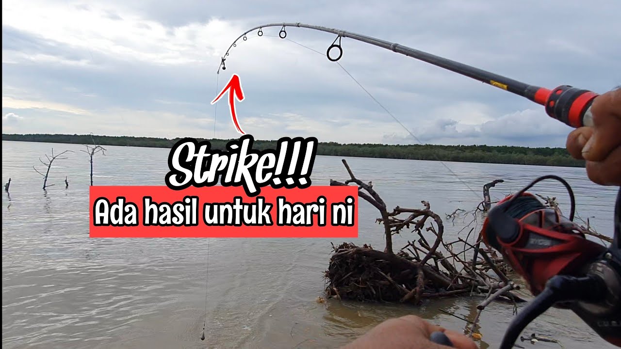 Memancing di pantai kelanang.Strike tu yang penting.
