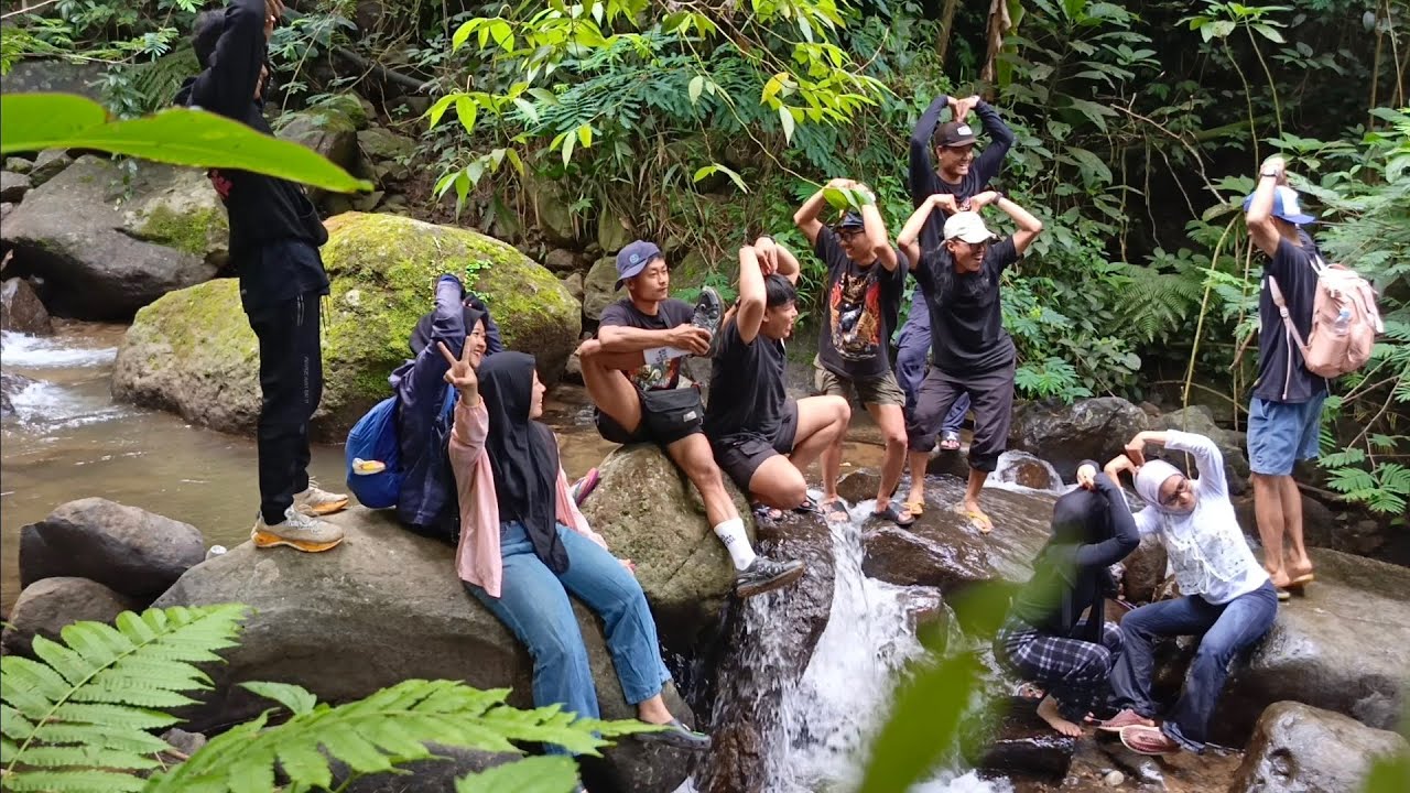 Camping Malam di Lembah Ci Sarongge | Bangun Pagi Langsung Trekking