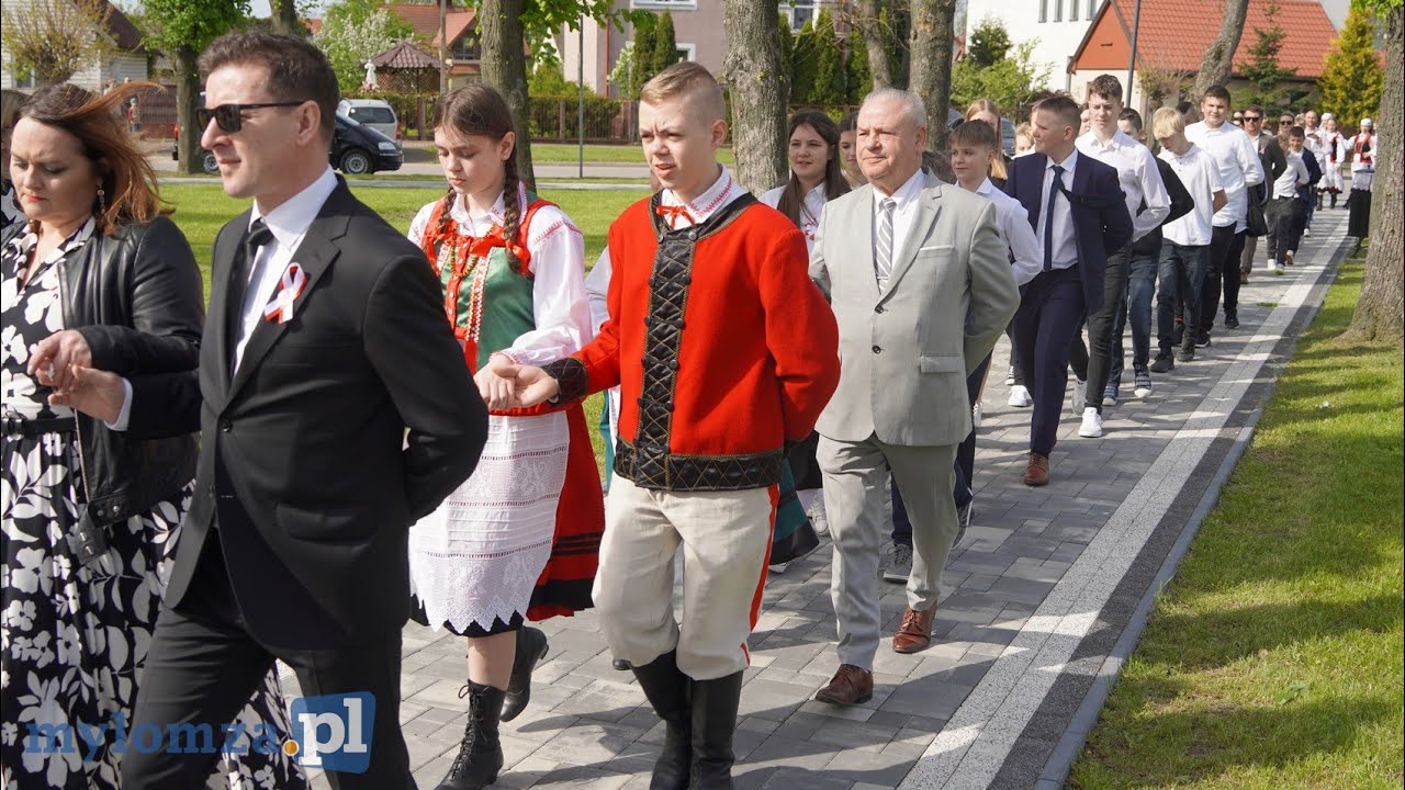 Ponad 100 par zatańczyło poloneza w centrum Nowogrodu