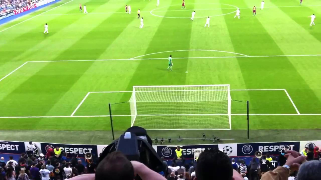 Ultras Sur. Piqué Cabron, España es tu Nacion, Hay Guardiola.  Real Madrid - Barcelona Champions