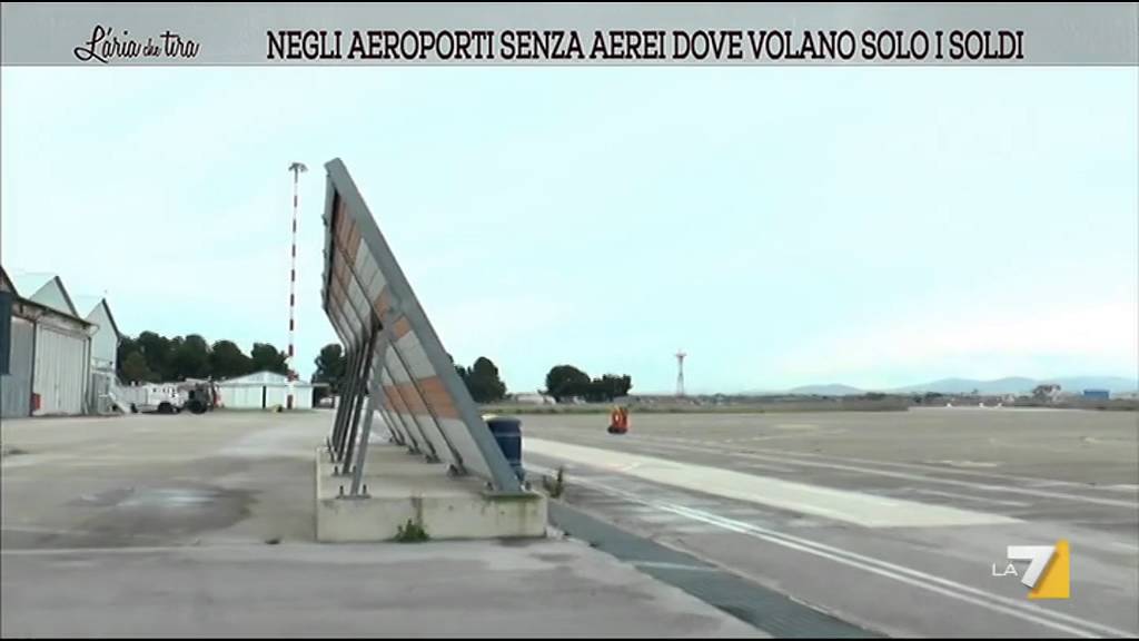 Negli aeroporti senza aerei volano solo i soldi