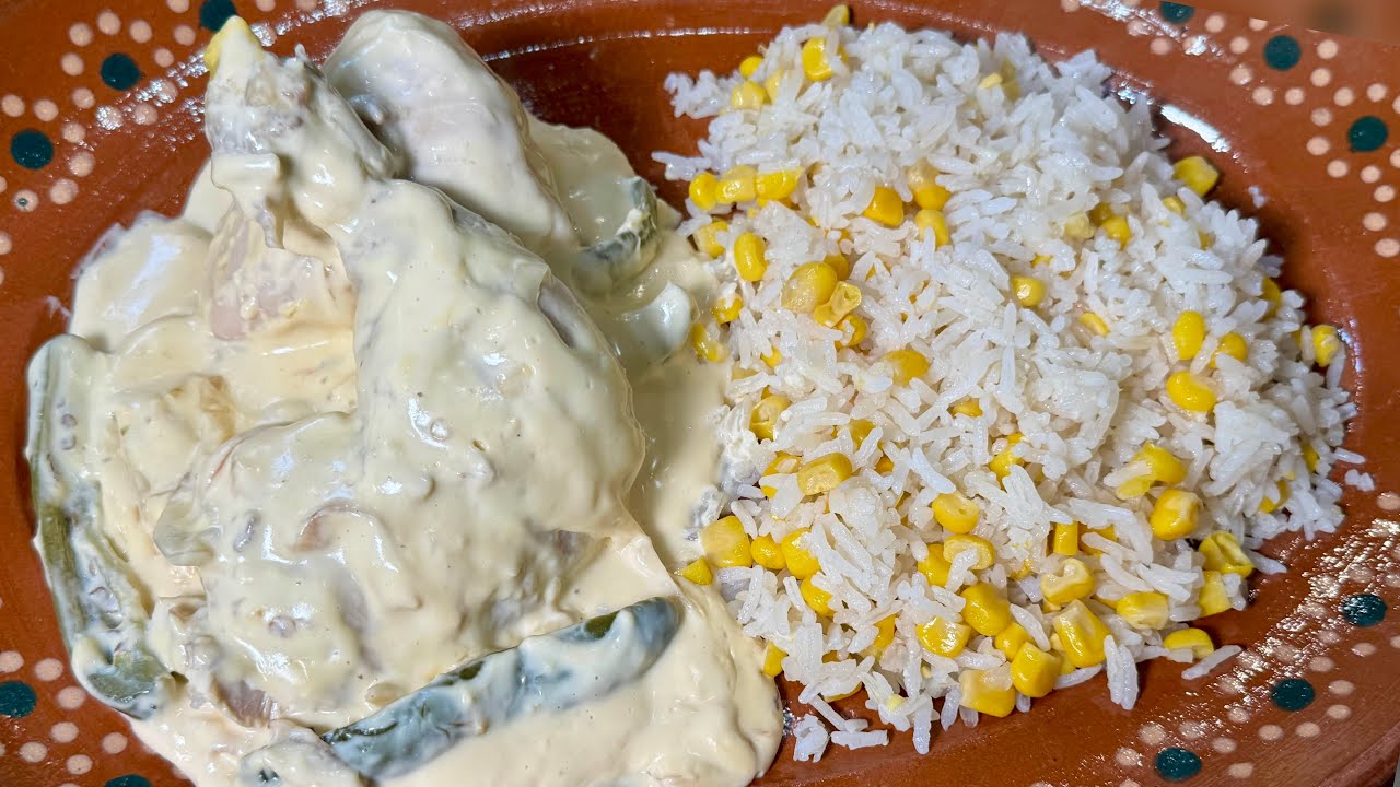 POLLO EN CREMA CON RAJAS Y ARROZ A LA MANTEQUILLA CON ELOTE!