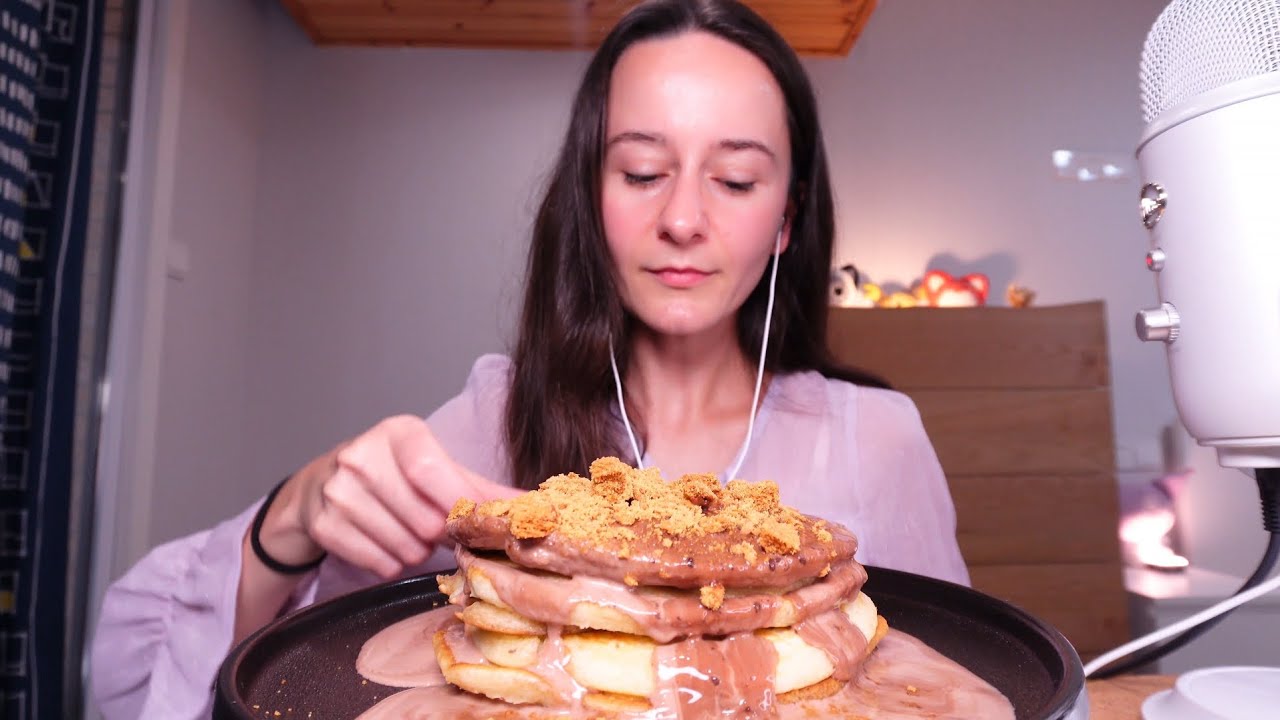 ASMR Fluffy pancakes with chocolate coconut cream and biscoff! ~ Vegan ~