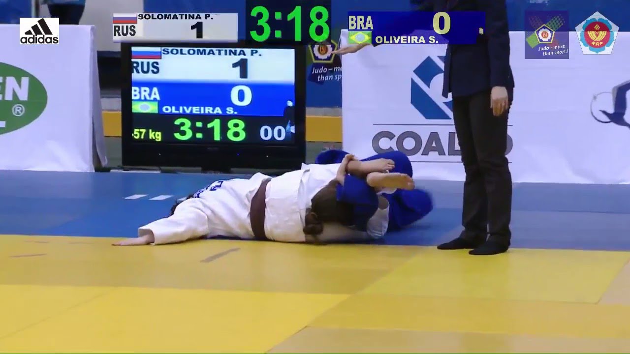 women judo sankaku and armbar