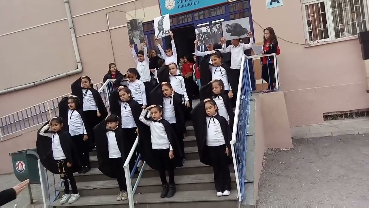 10 Kasım Atatürk'ü anma proğramımızdan  Nasıl söylerim öldüğünü nasıl 😢 ATAMIZI SAYGIYLA ANIYORUZ