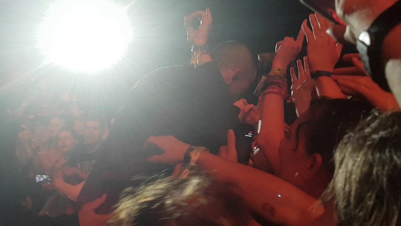 Linkin Park - One More Light & Crawling - Kuscheln mit Fans - HURRICANE 2017