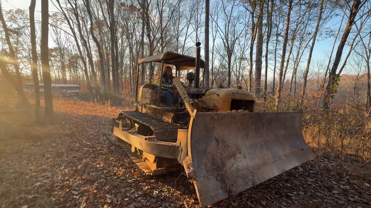 How to drive an antique bulldozer. Allis Chalmers HD5 detroit diesel 2-71 2 stroke
