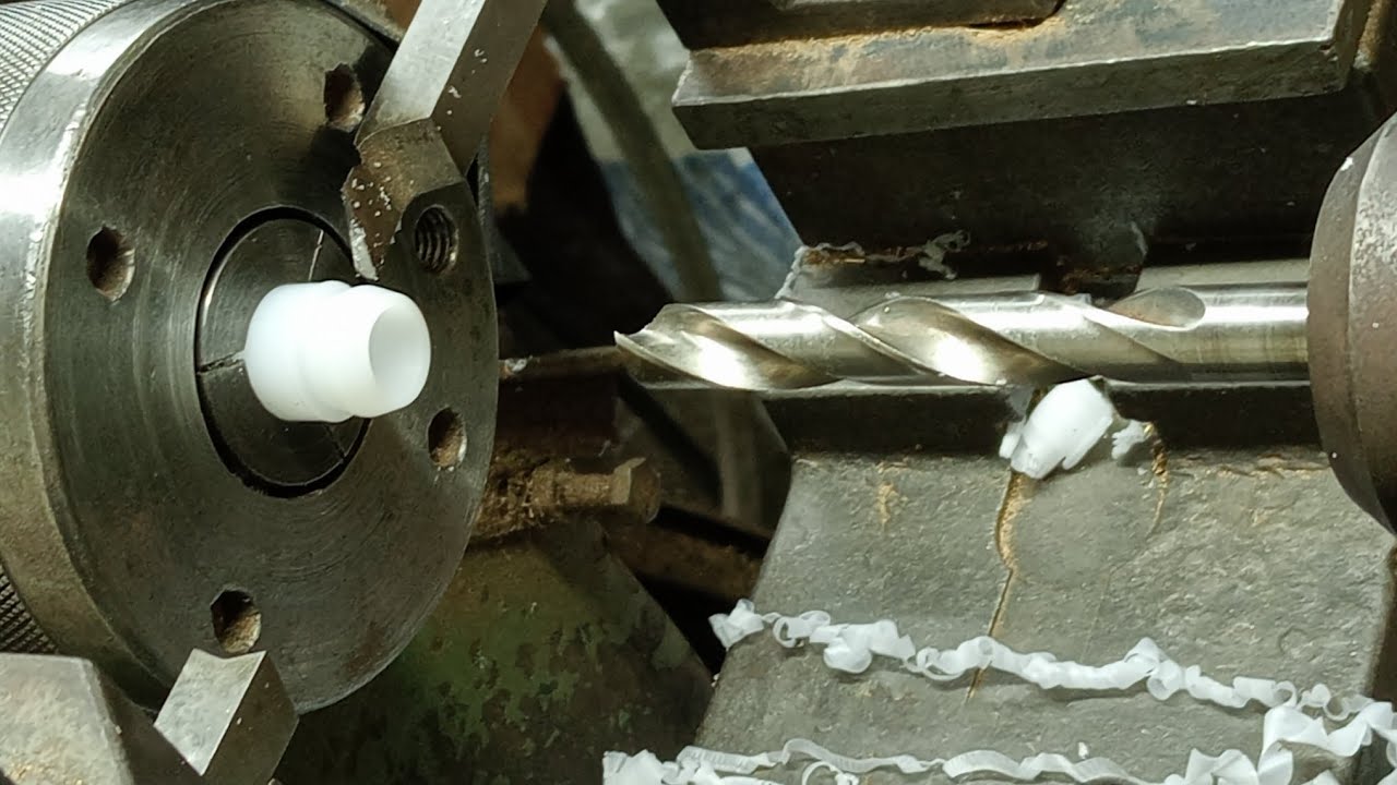 Torno revolver  programación de conos de polietileno
