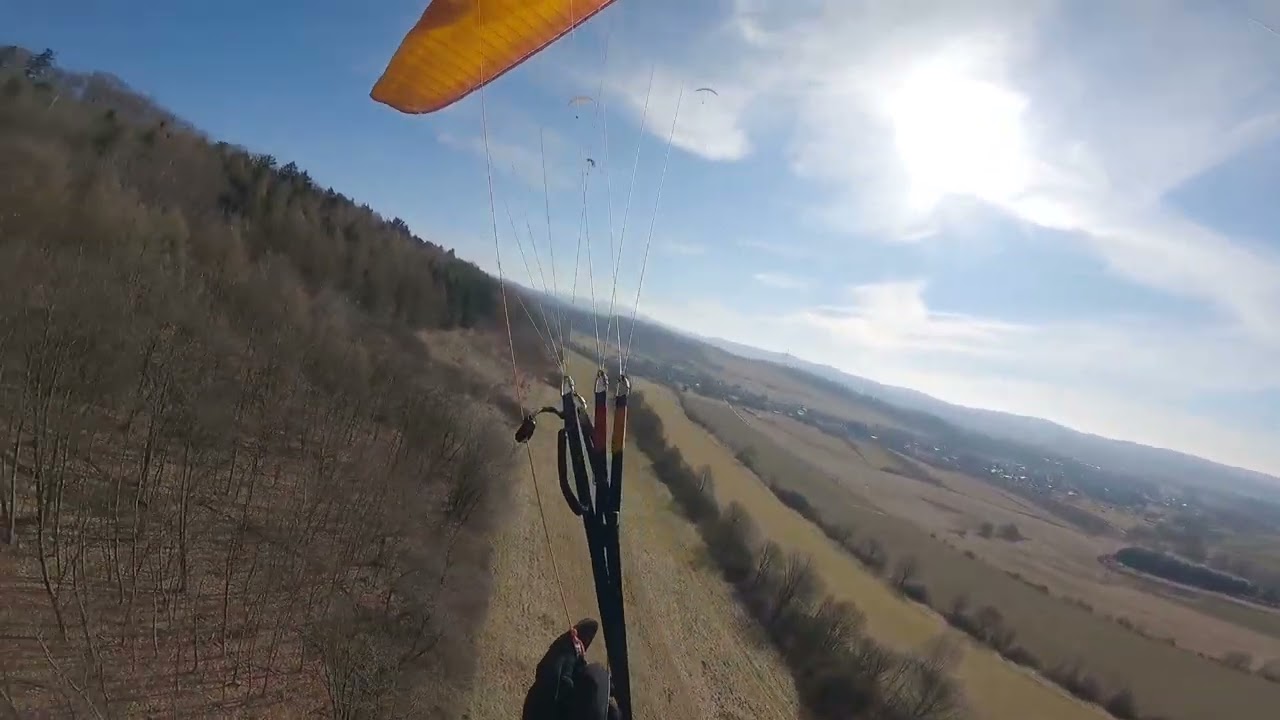 Paragliding - tenká hranice mezi VYHNITÍM a ZACHYCENÍM.