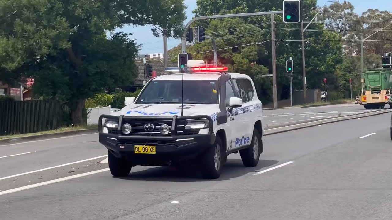 [BULLHORN + CLEARING INTERSECTION] NSW Police I SU14 And SU45 Responding Code Red