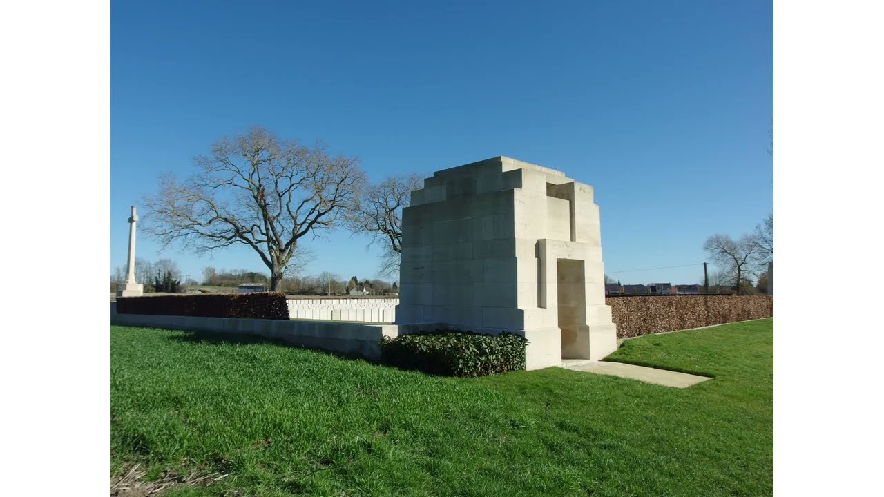 Cimetière militaire de la Neuville (80)