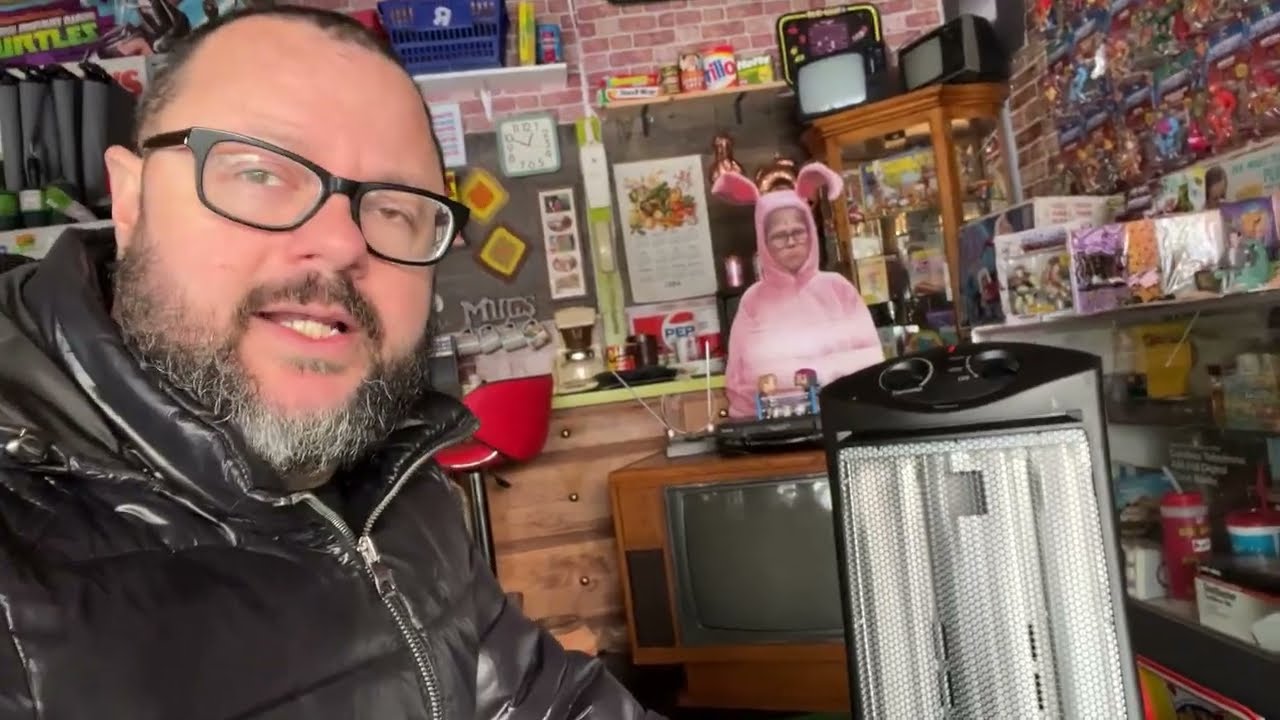 Экспозиция по фильму «Битлджус» от Kenner готова!! Скоро ли появится кресло-шезлонг в виде пещеры??