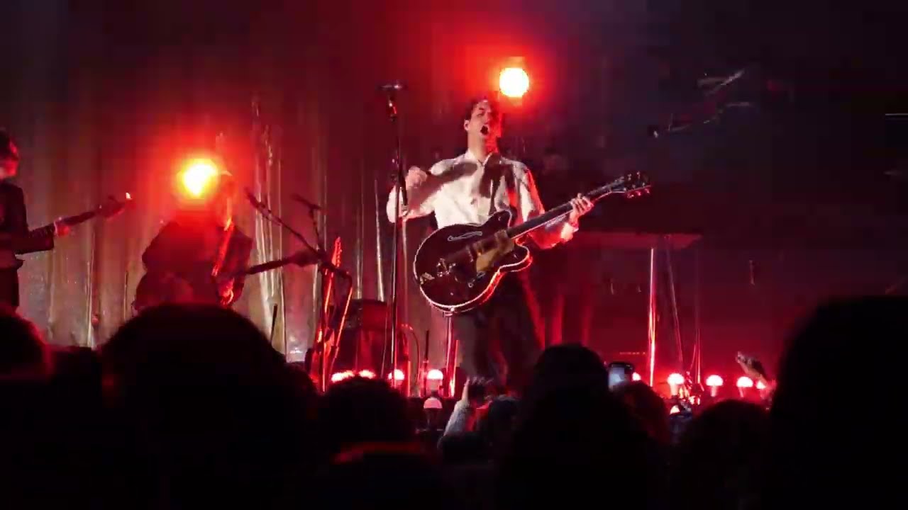 Stephen Sanchez LIVE - Howlin' At Wolves [4K] (NEW SONG)