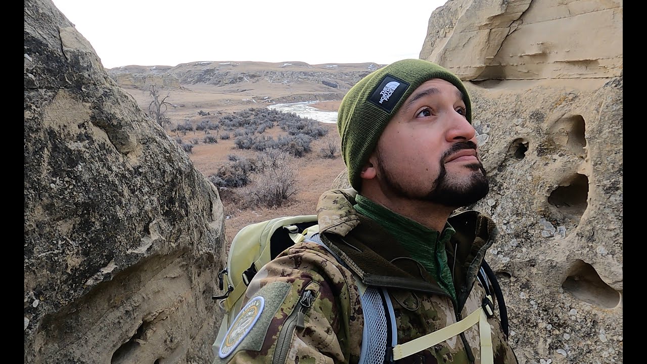 Writing on Stone Provincial Park | Alberta Badlands Winter Hike