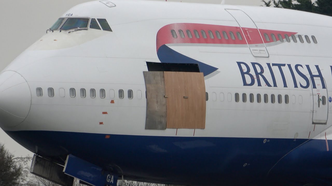 The last 2 BA 747s awaiting scrap - at Kemble Cotswolds. Film 1.  G BYGA. 15th December 2021
