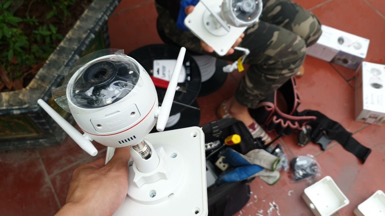 Lắp đặt 2 mắt Ezviz C3W Pro có màu ban đêm , tối sáng gần như ban ngày luôn | Đền Phúc Ân