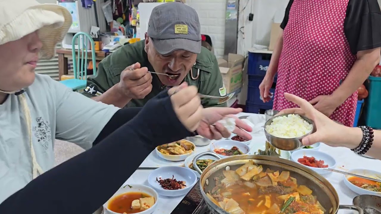 태백 여사랑 우리딸하고 밥한끼 태백산 정다운 서울식당  두부전골 파김치 꼬들빼기 ᆢ