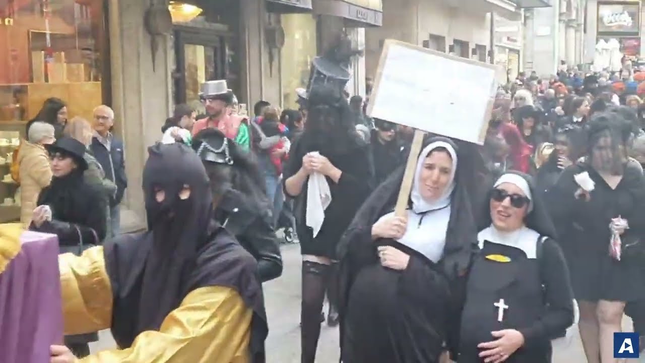 Despedida del Entroido de Vigo con el entierro del Meco