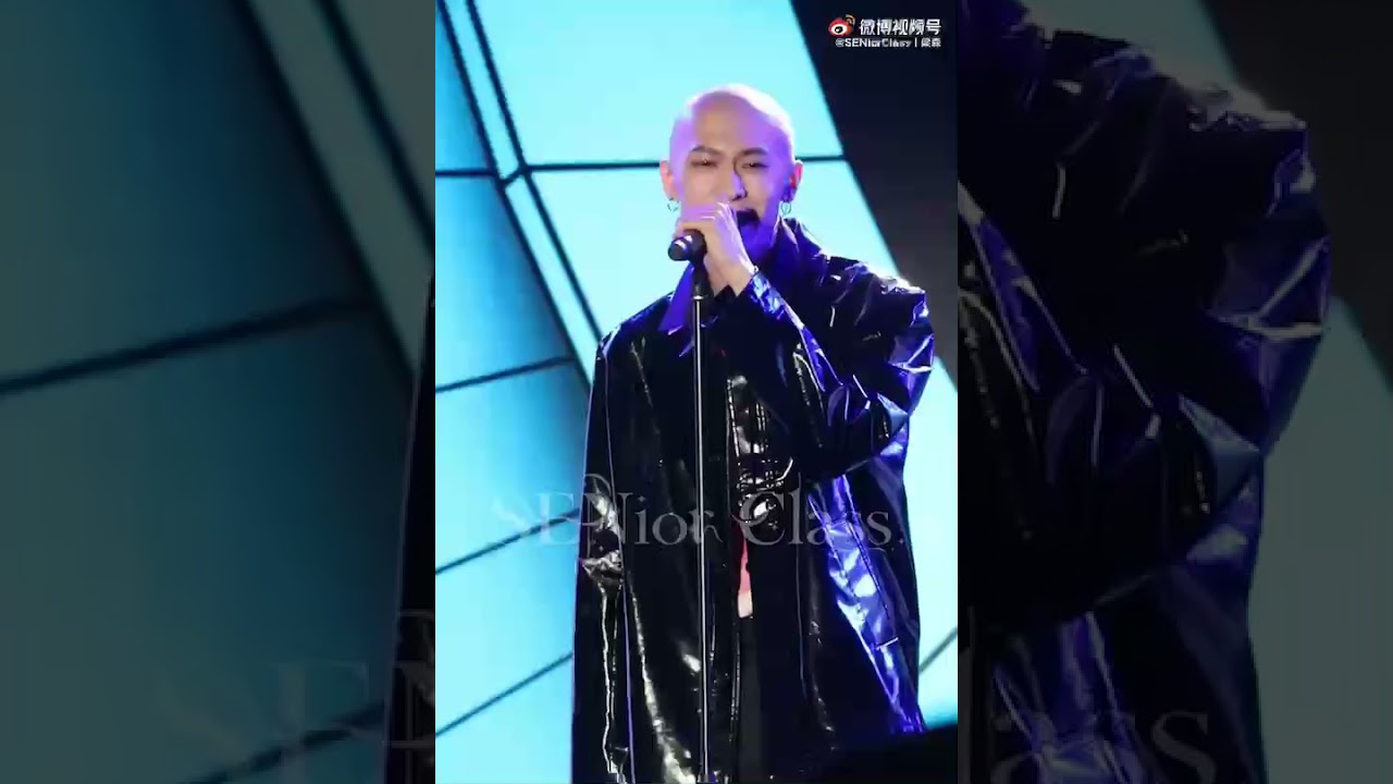 Liang Sen sing Moonlight again at Wonderland night 05.06.2021 at Shanghai